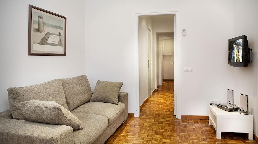 Classbedroom Gaudi Apartments Βαρκελώνη Δωμάτιο φωτογραφία