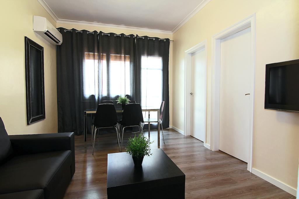 Classbedroom Gaudi Apartments Βαρκελώνη Δωμάτιο φωτογραφία